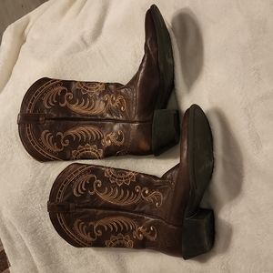 Ariat Brown Pointed Toe Western Leather Boots Size 9
